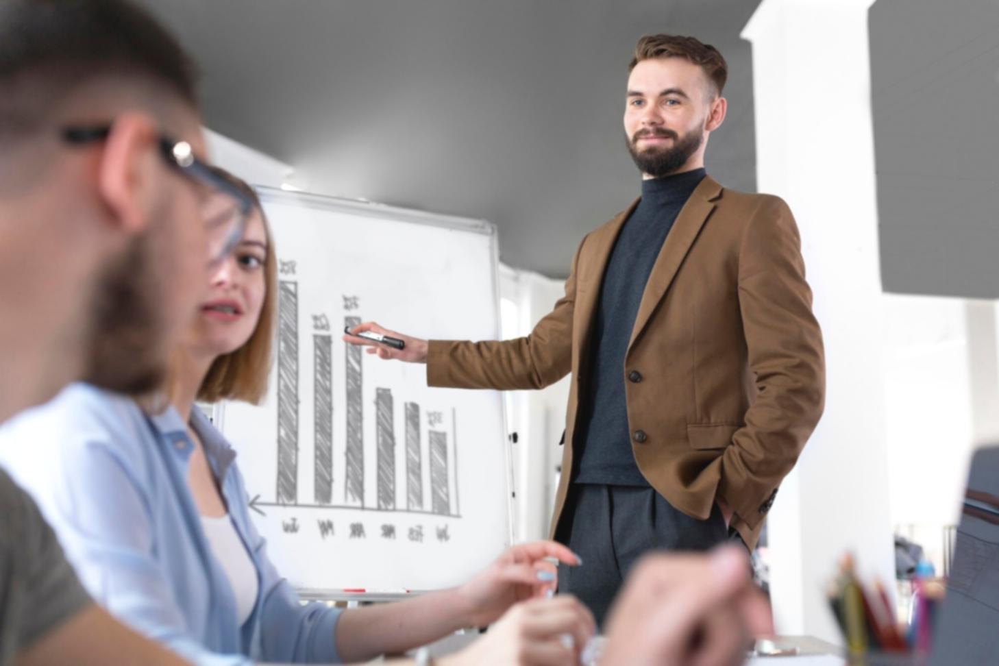 Consultation financière personnalisée dans un bureau moderne