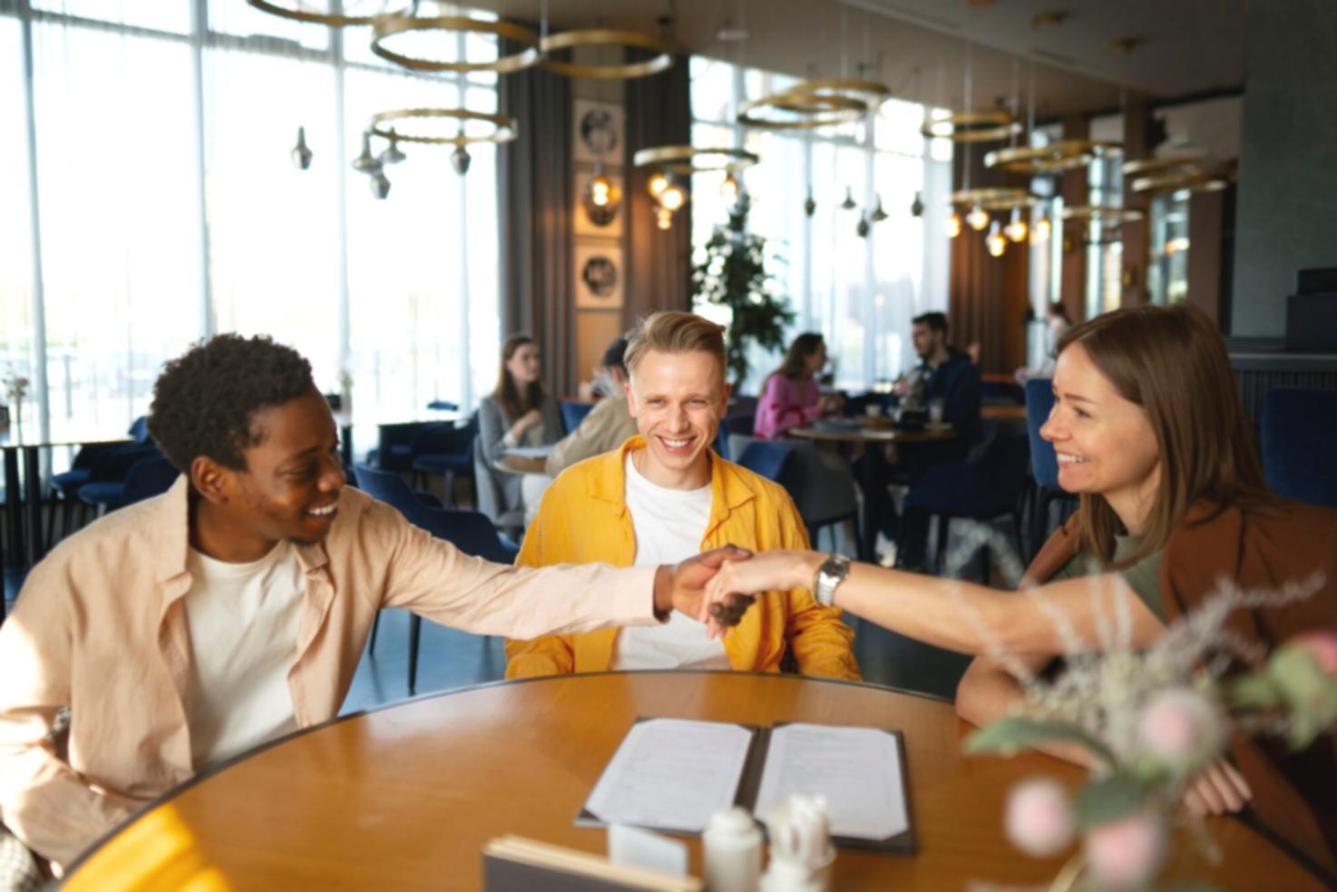 Séance de travail collaborative sur la planification budgétaire